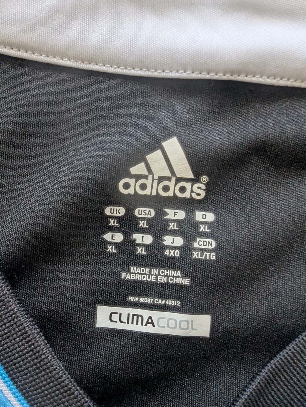 Chelsea Soccer Away Jersey 11-12 - Picture 4 of 6